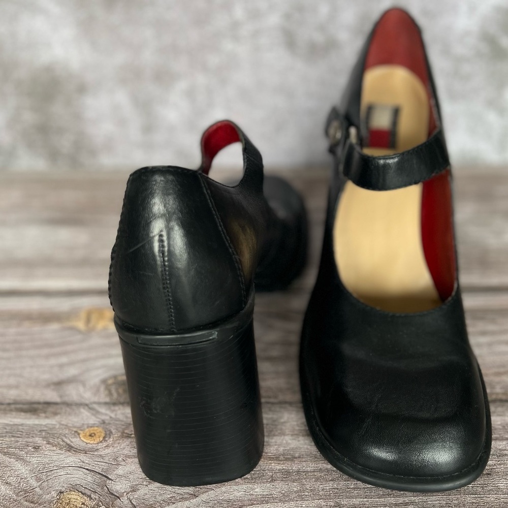 Vintage Tommy Hilfiger Leather Mary Jane Heels
